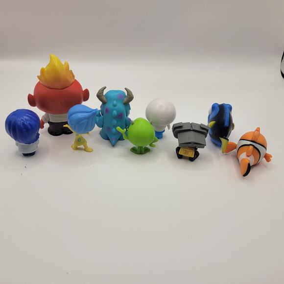 2020 Disney Pixar Minis 9 Character Toy lot-Sully, Mike, Nemo, Dory, WallE, Joy - Picture 8 of 9